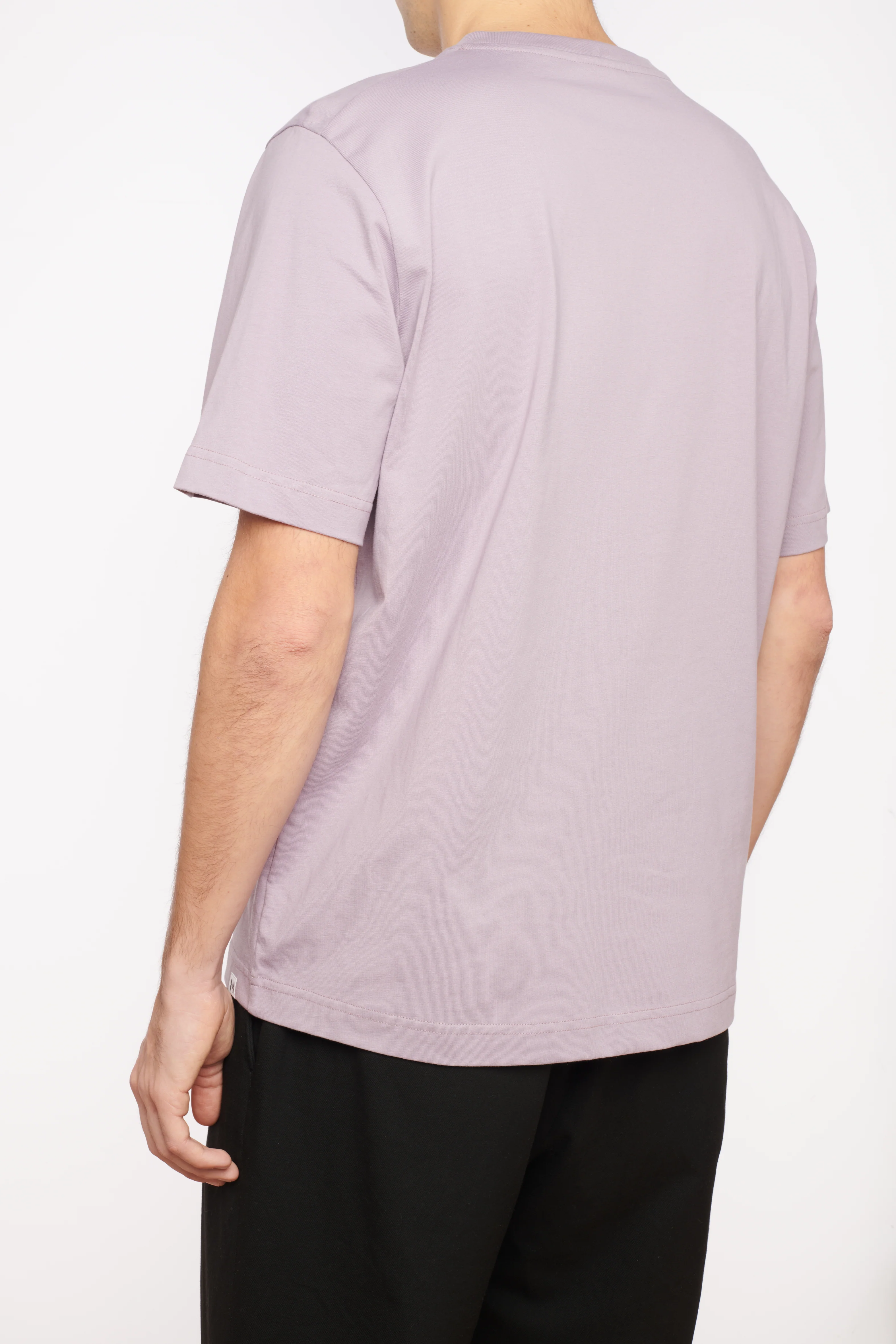 Circular shirt made of organic cotton, color dusty purple, back view, made in Portugal
