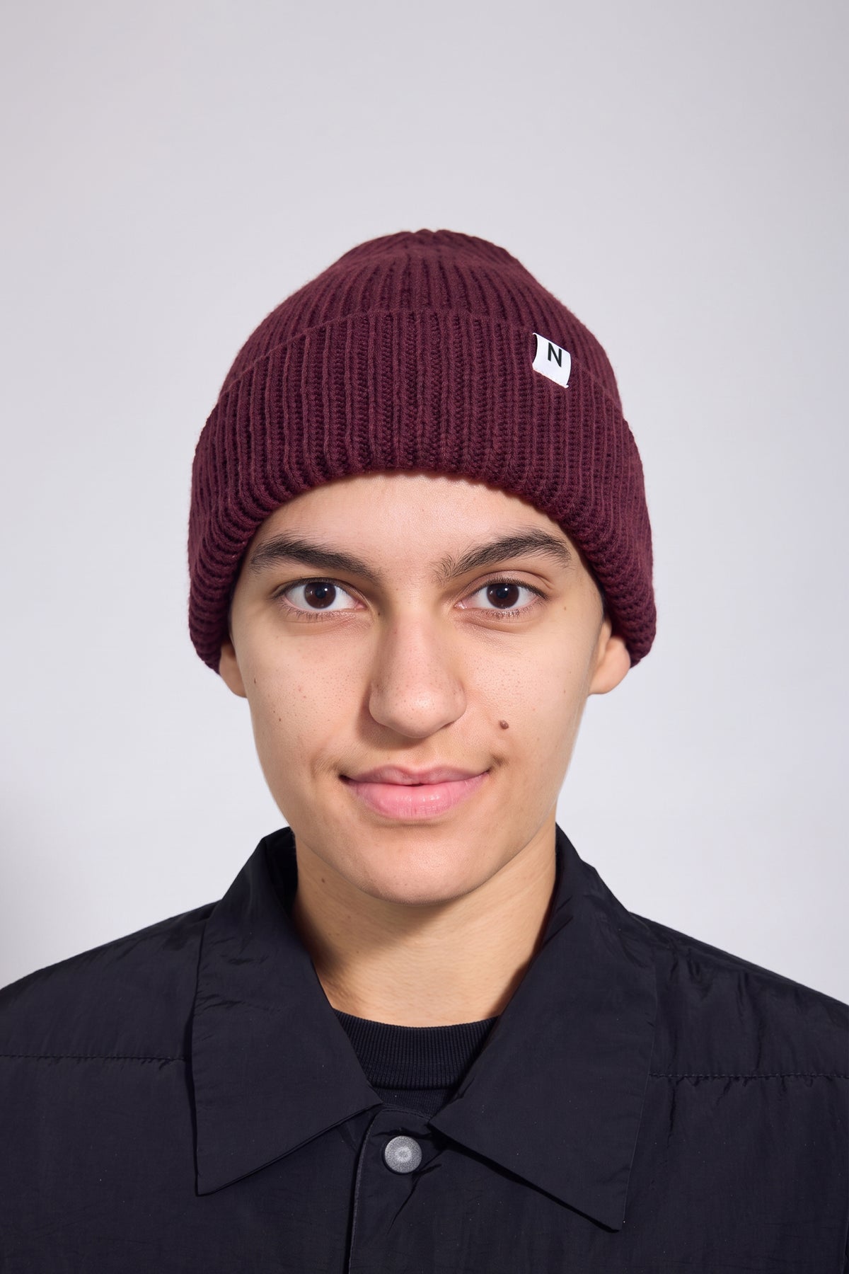 Tide Merino Beanie – Aubergine